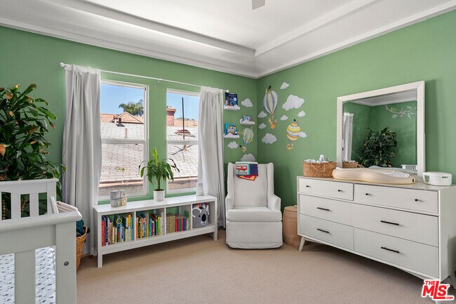 Building Photo - 4360 Ventura Canyon Ave