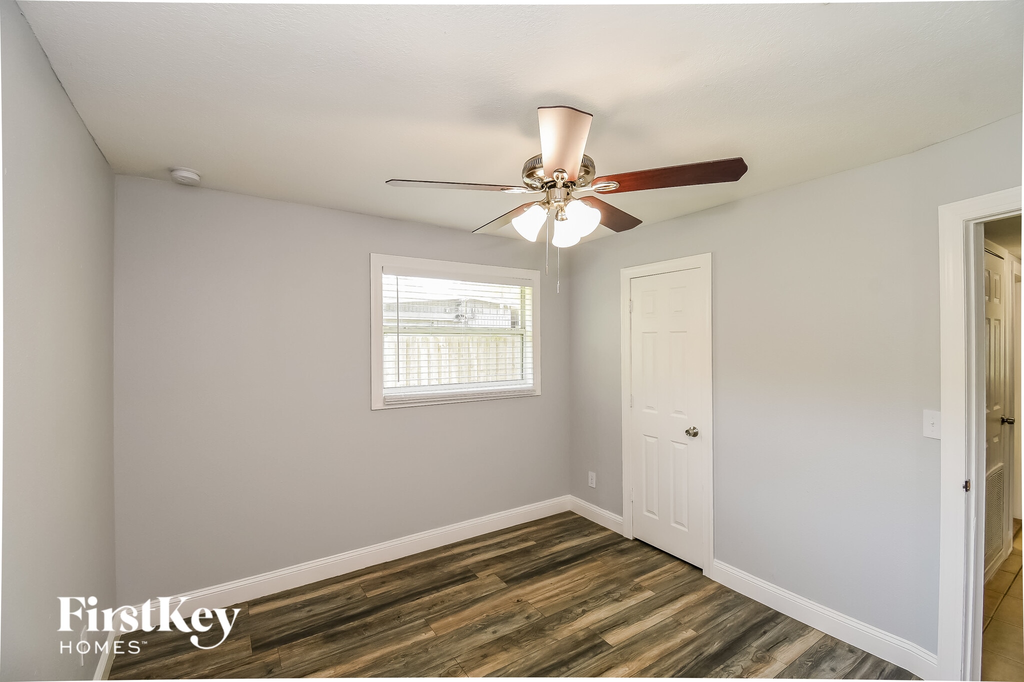 Building Photo - 1056 Busac Ave