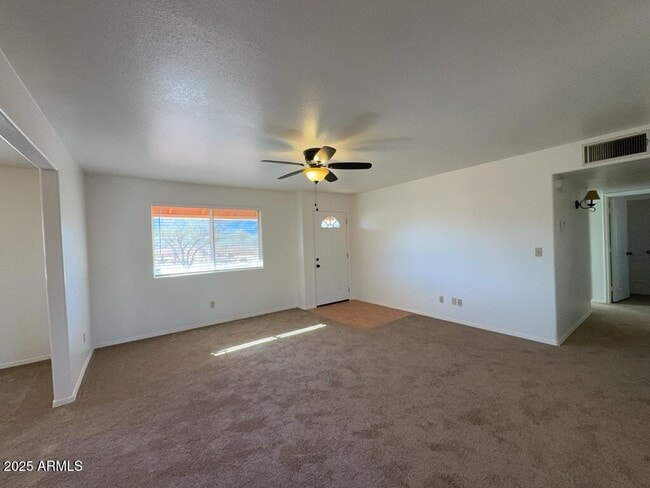 Building Photo - 4865 E Kensington St