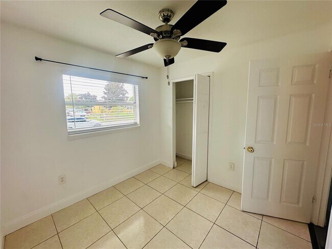 Building Photo - 808 Apricot Dr