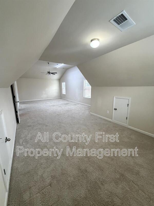 Building Photo - 3263 Highgrove Ln