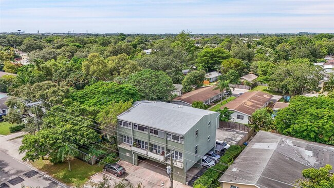 Building Photo - 1005 SW 15th Ave