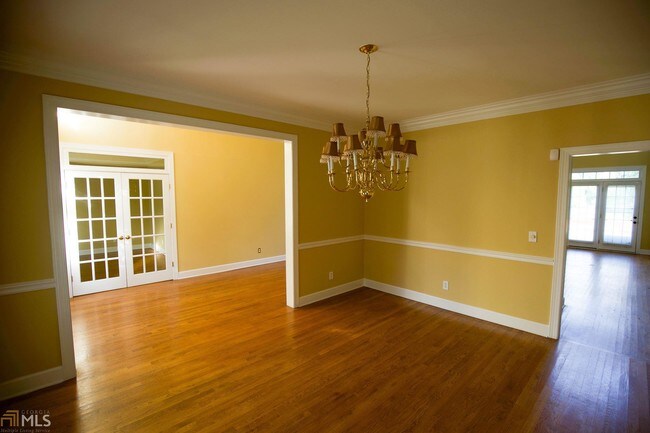 Building Photo - 411 Barrington Hall Dr