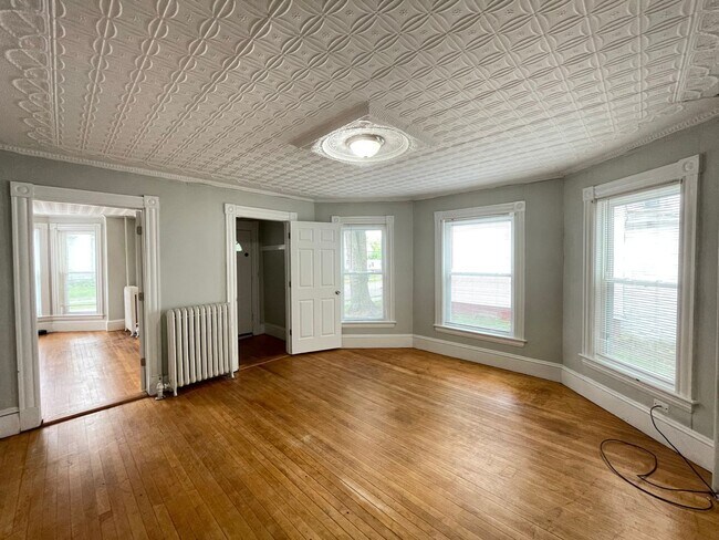 Building Photo - 350 Portland St