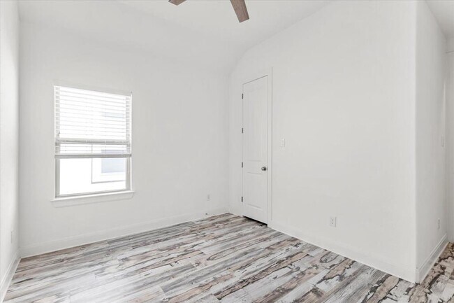 Building Photo - 2613 Milan Meadows Dr