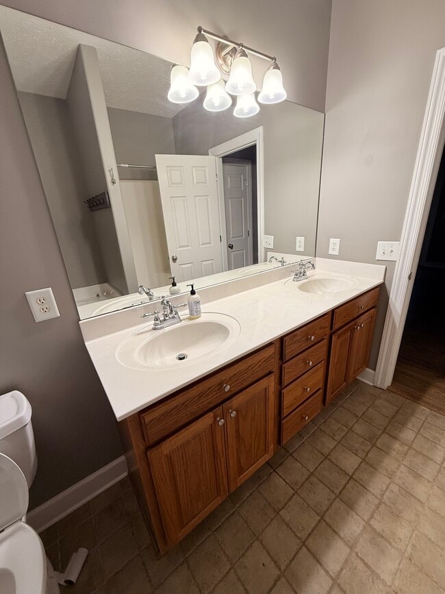 Building Photo - 129 Thoroughbred Way