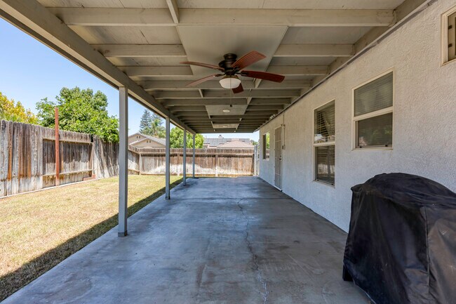 Building Photo - 5001 Rogue Water Ct