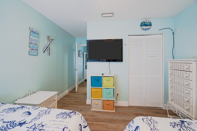 Building Photo - 4000 Gulf Terrace Dr