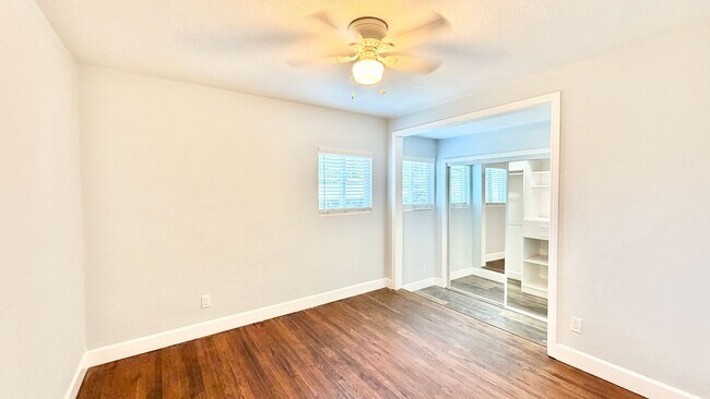 Building Photo - 1280 Alturas Rd