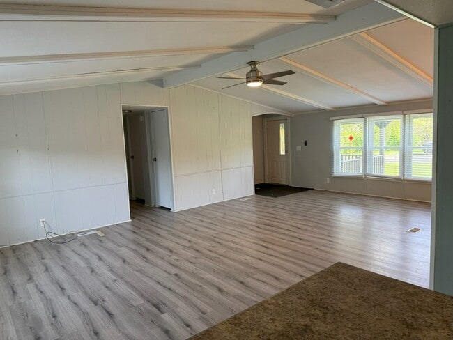Building Photo - 5545 Monticello Dr
