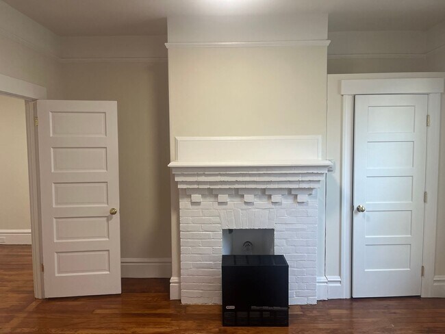 Building Photo - Newly Remodeled 2 Bedroom in Lower Pacific Heights. Washer/Dryer. Open House Sat/Sun 12-1 PM*