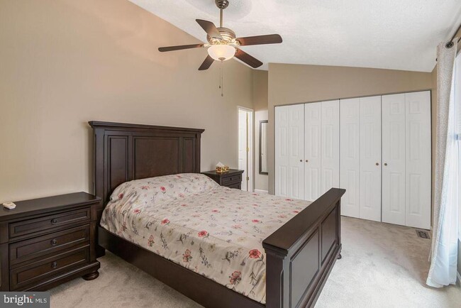 Building Photo - 6121 Cedar Wood Dr