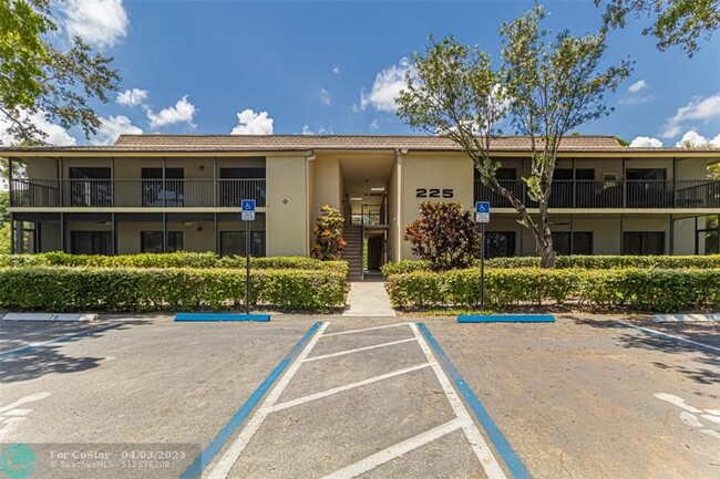 Building Photo - 225 Deer Creek Blvd