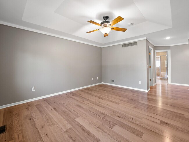 Building Photo - 50247 Cheltenham Dr