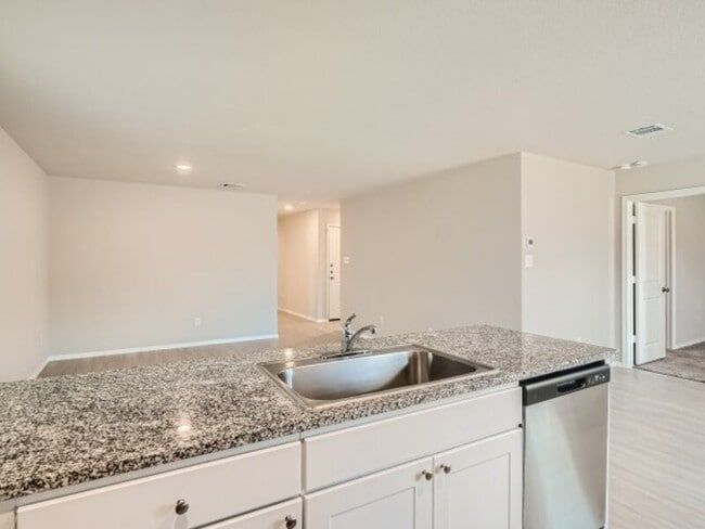 Building Photo - 15011 Dorset Wheel