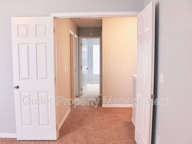 Building Photo - 6291 Arlington Ct