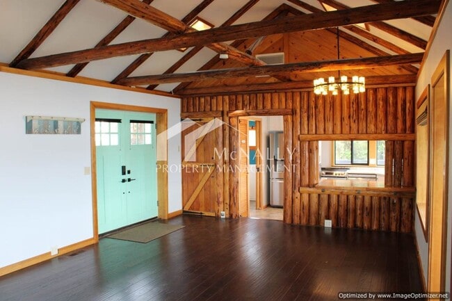 Building Photo - Waterfront Cottage with Views and beach ac...