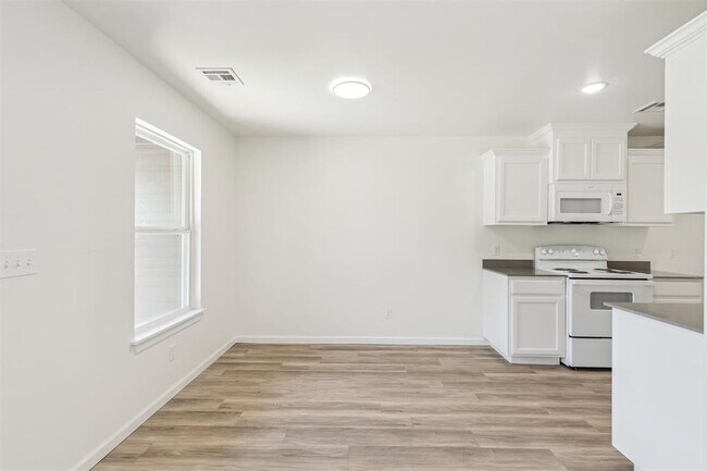 Building Photo - 8791 St George Way