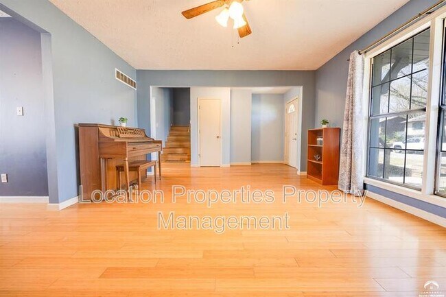 Building Photo - 3421 W 10th Pl