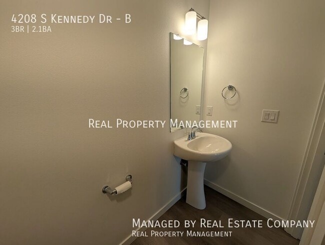 Building Photo - 4208 S Kennedy Dr