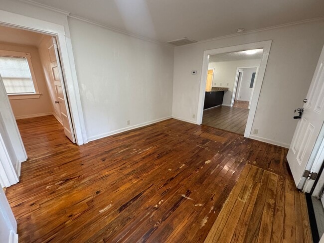 Building Photo - Updated 3/2 House across Shorter Universit...