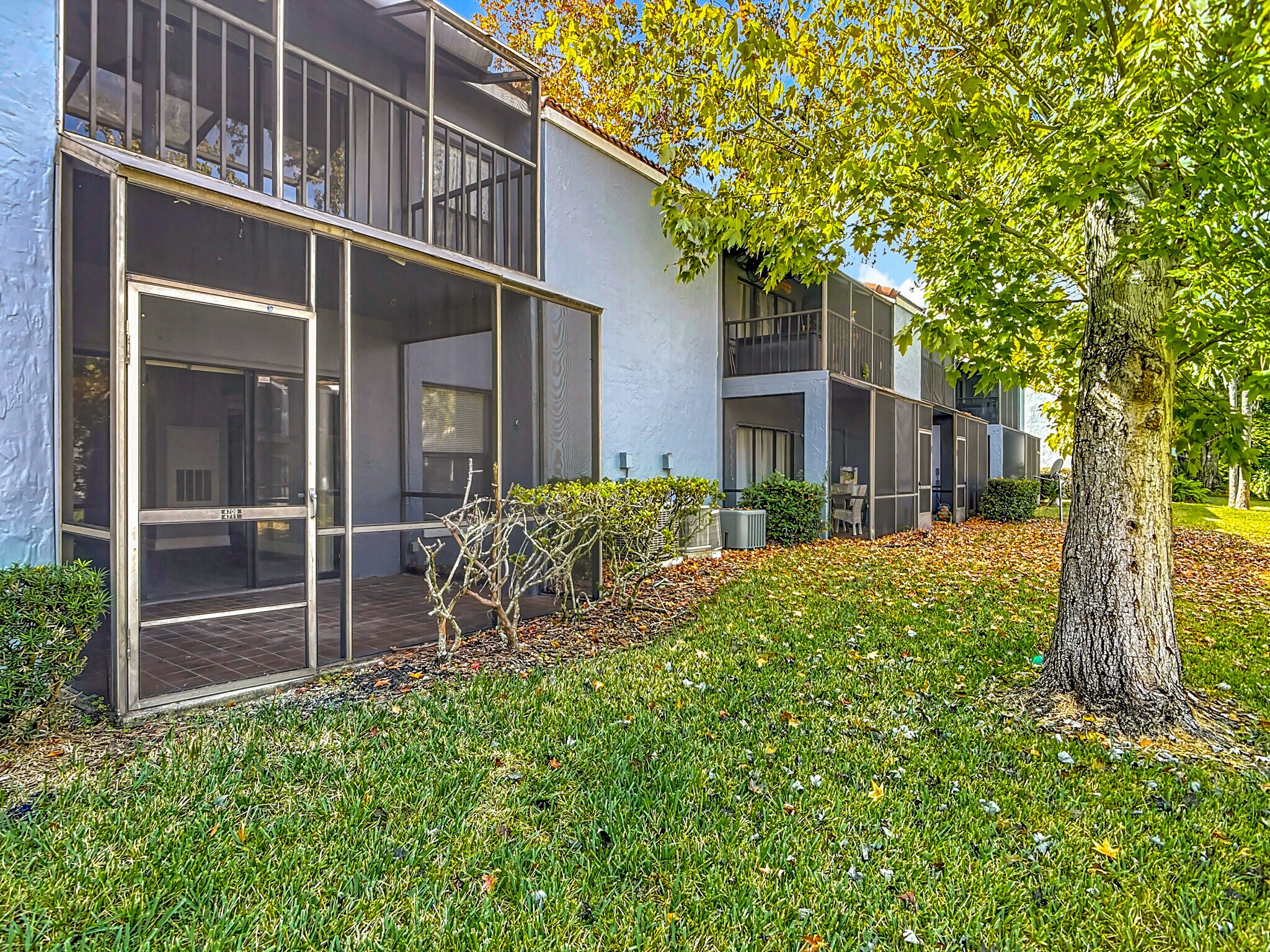 Building Photo - 4711 Capri Plz