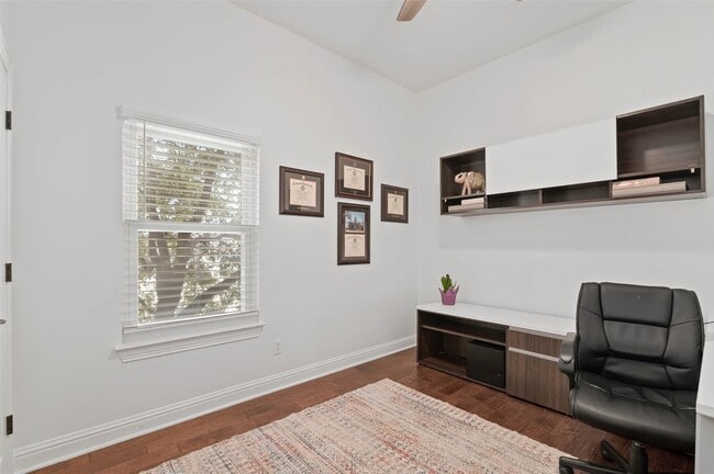 Building Photo - 5609 Lindell Ave