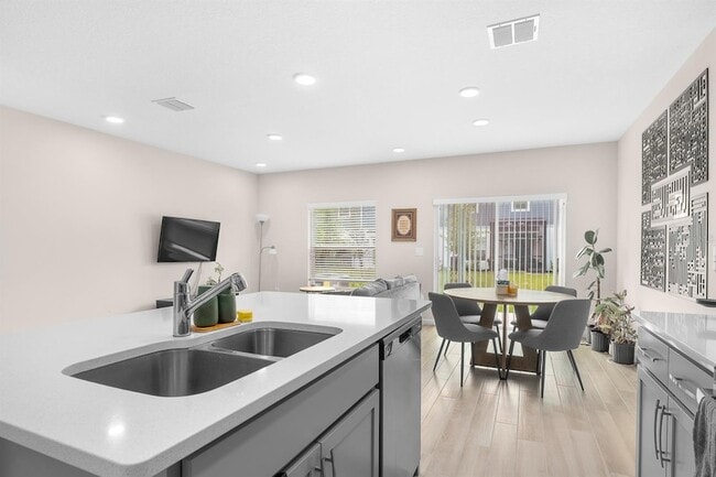 Building Photo - 5070 Rain Shadow Dr