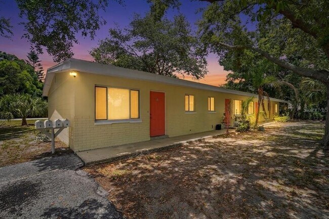 Building Photo - 5991 Fairfield Ave S