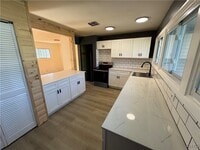 Building Photo - 17 Gooseberry Ln