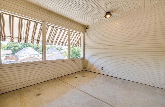 Building Photo - 2837 Hemphill St