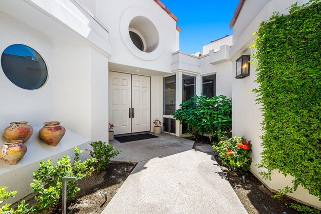 Building Photo - 75395 Riviera Dr