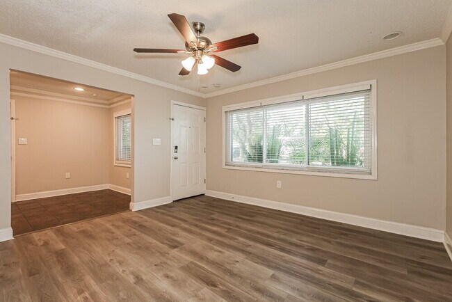 Building Photo - 9311 Mary Ave