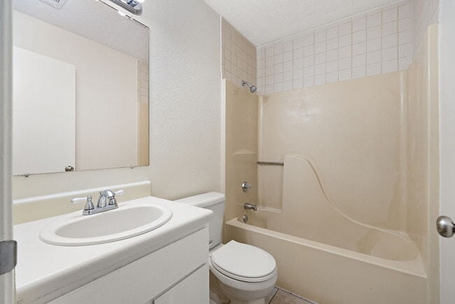 Building Photo - 100 Grand Brook Dr