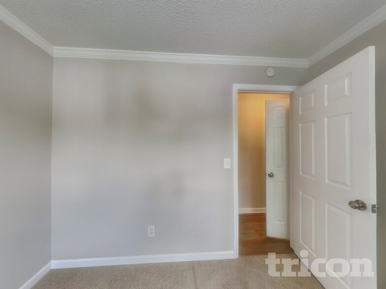 Building Photo - 412 Remington Ct