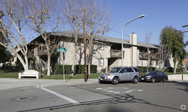 Primary Photo - 111 N Orange Ave