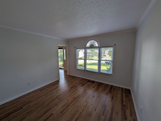 Building Photo - 2251 Nettlebrook Dr