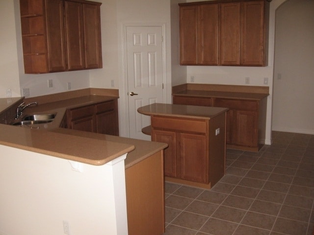 Building Photo - 2844 Sweetspire Cir