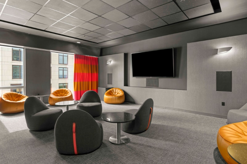 Building Photo - 465 E Illinois St