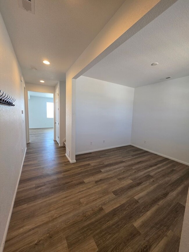 Building Photo - ALL PROSPECTIVE TENANTS MUST SUBMIT A $58 NON-REFUNDABLE APPLICATION FEE PER APPLICANT ONLINE AND...