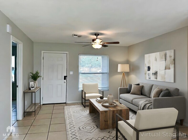 Building Photo - 628 Royal Palm Dr