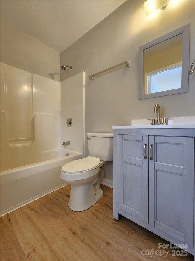 Building Photo - 1247 Forest Park Dr