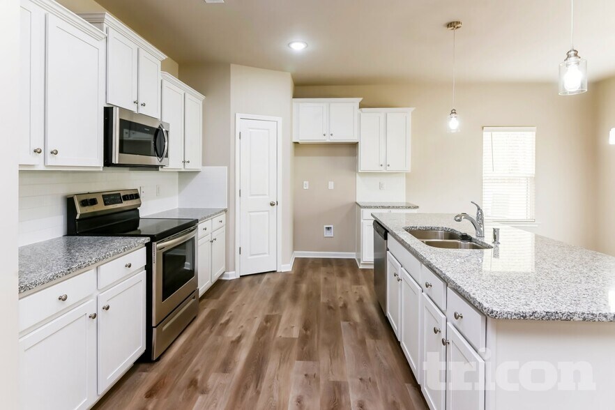 Building Photo - 205 Spring Knoll Dr