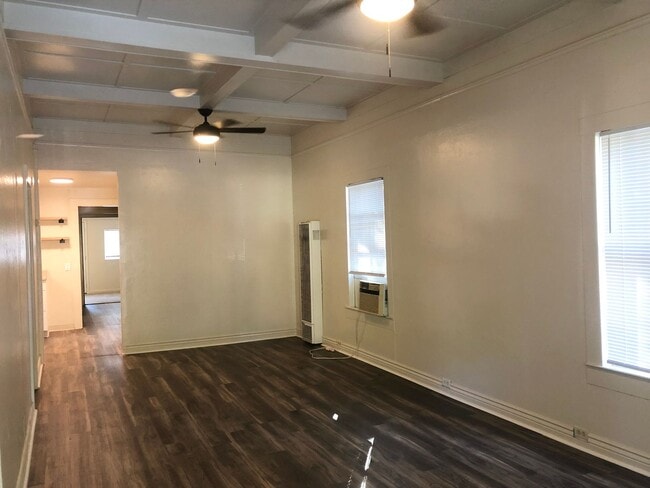 Building Photo - **Reserve for SUMMER 2026** - Beautiful Craftsman in Historic Barber District