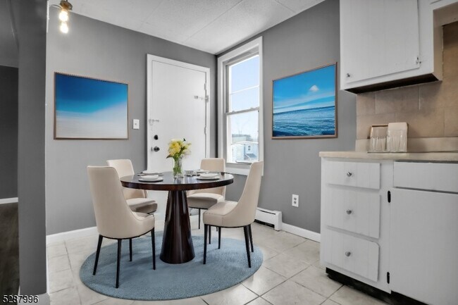 Building Photo - 841 Rebecca Pl