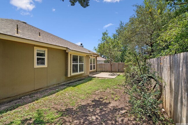 Building Photo - 1303 Bluff Forest