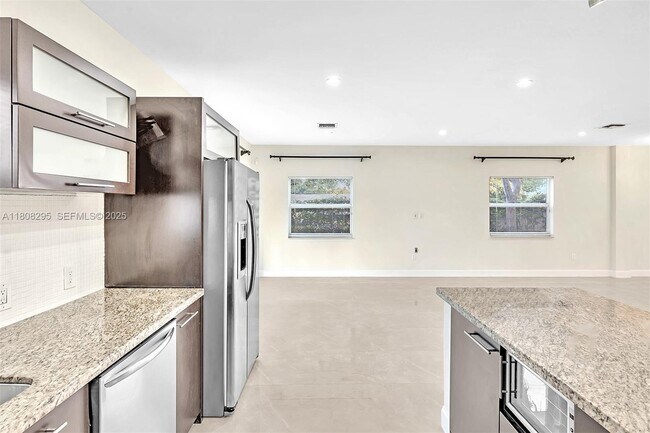 Building Photo - 2620 NE 214th St