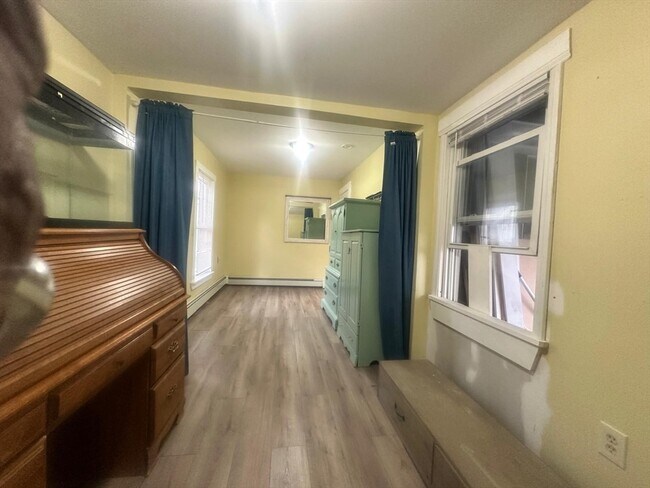 Building Photo - 163 Austin St