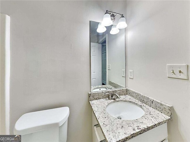 Building Photo - 244 Hale Haven Dr