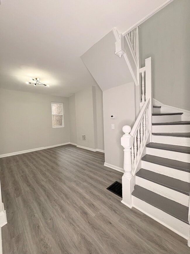 Building Photo - 2356 McCulloh St